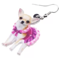 Brincos pingentes acrílico Chihuahua com vestido rosa