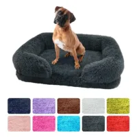Cama de pelúcia retangular com almofada removivel para cães até os 15kg